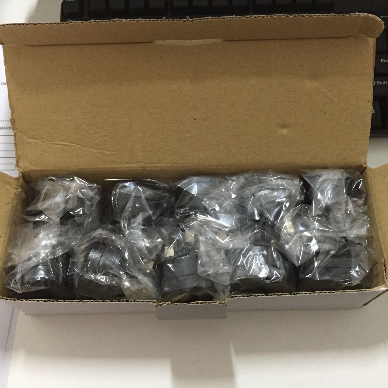 Universal Travel Adapter World to Europe, Travel Plug to German Socket, for Connecting Foreign Devices Type E / F Power Adapter