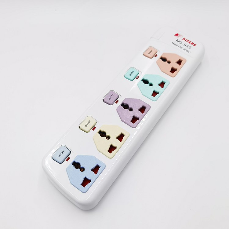 Universal power strip colorful plastic extension socket safety plug with fuse protection individual switch electric socket
