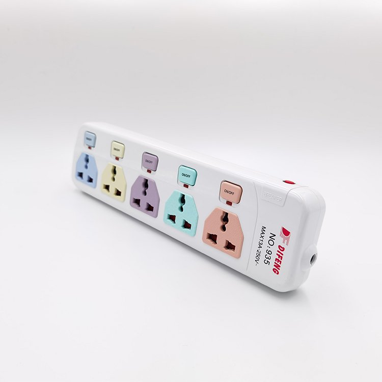 Universal power strip colorful plastic extension socket safety plug with fuse protection individual switch electric socket