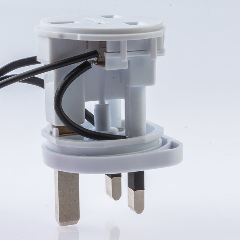 White Color 13A Switch Plug Socket for Different Country to Design Your Own Customized Product