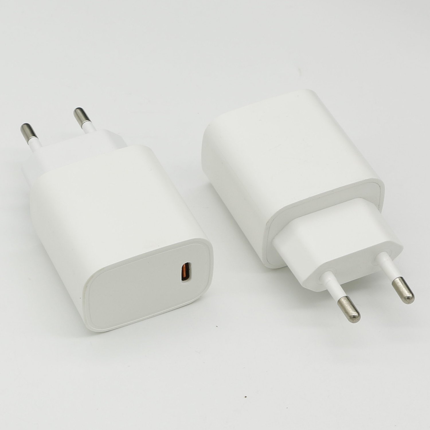 Universal Travel Charger 5V2A Wall Charger UK EU US AU Plug Mobile Phone Type C Power Adapter Network Computer Adapters