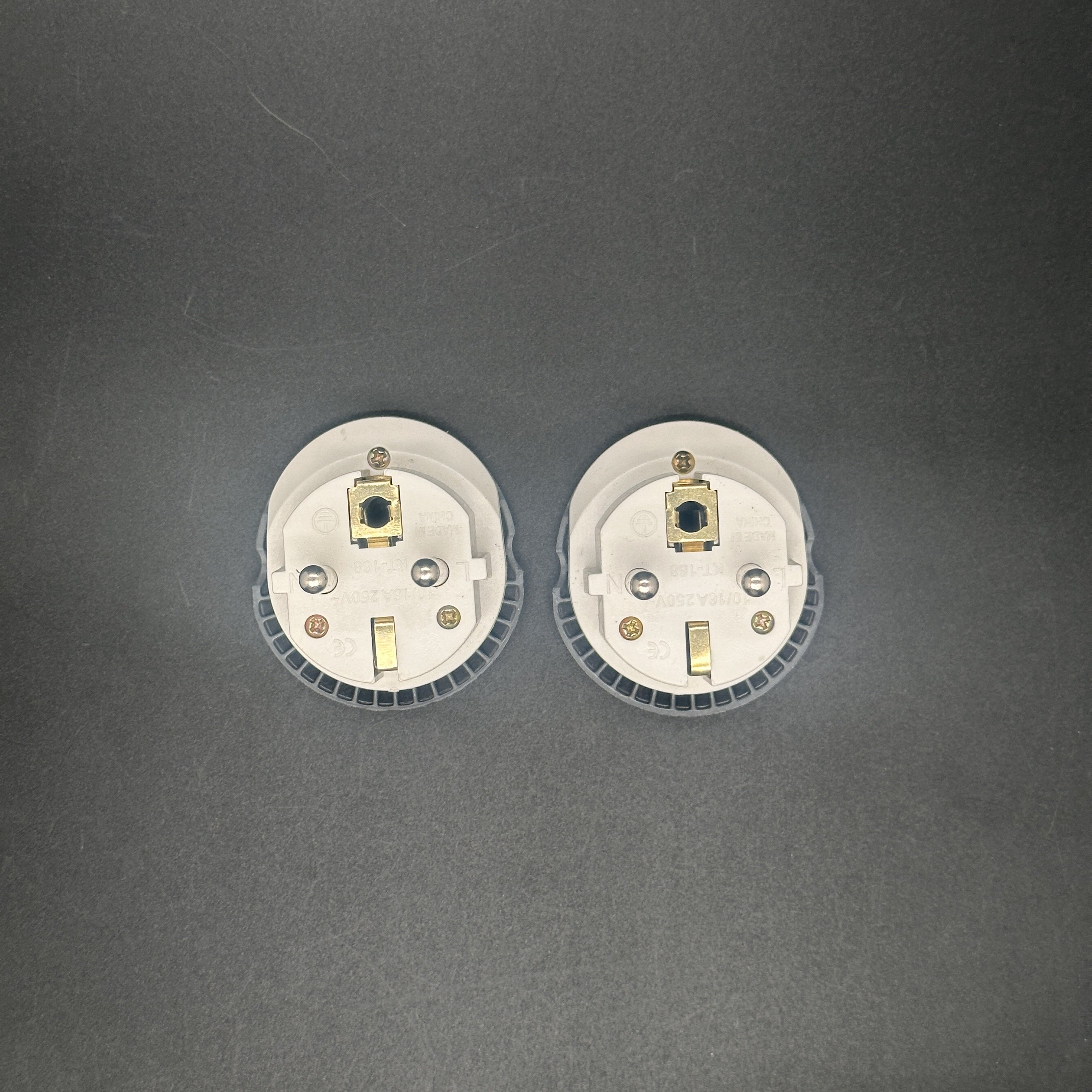 Manufacturers direct sales of EU standards copper core multifunctional British standards conversion plug