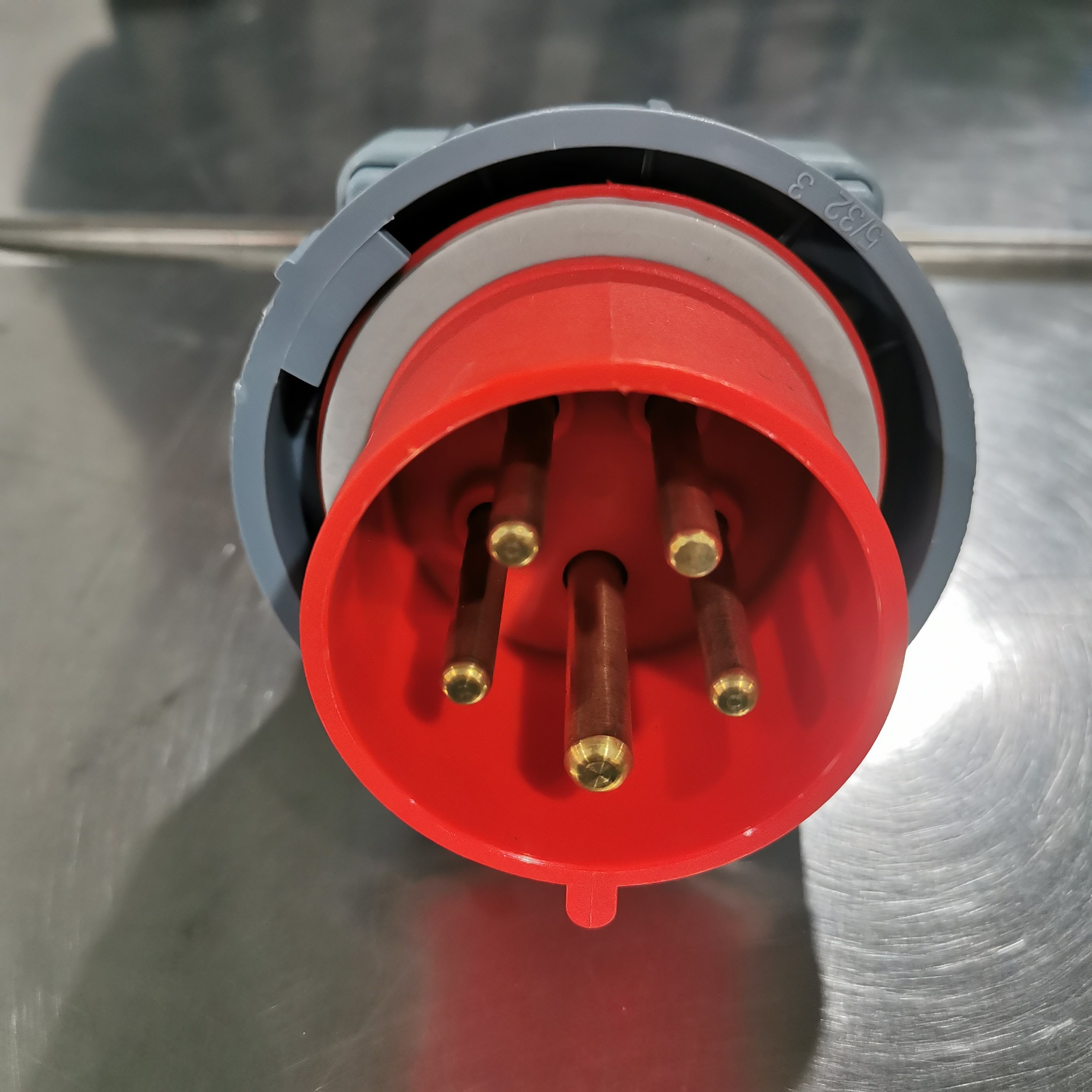 wall mounted industrial plug and socket male 16A 32A 6h 5pin 3P+N+E plastic waterproof IP67 electrical wall plug