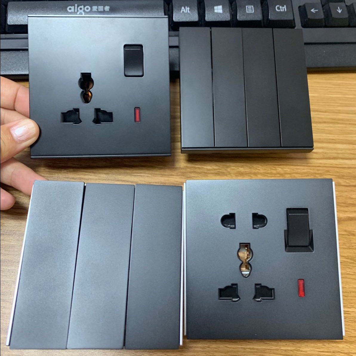 Saudi Iraq Wholesale double single 13A 5Pin outlet plug socket wall mounted electrical lighting wall switch