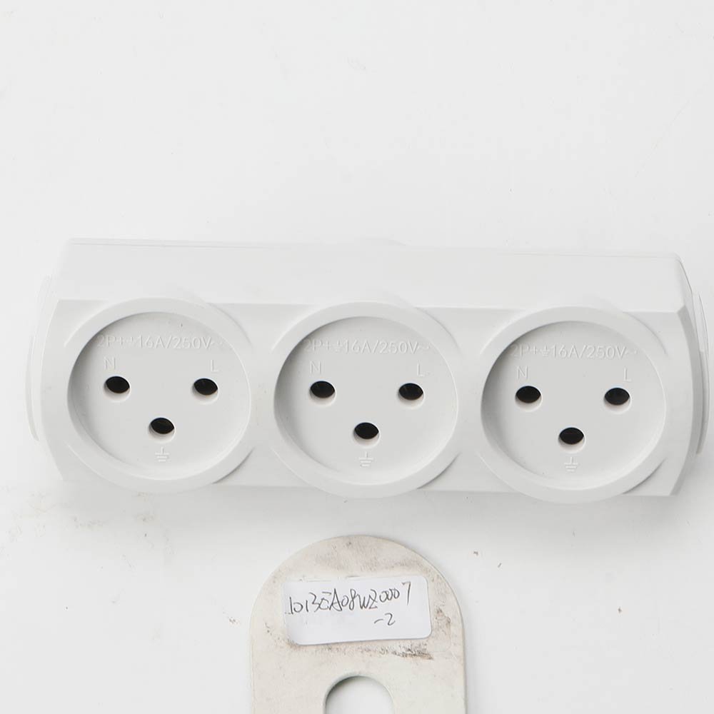 Cheap factory customized 220V 250V 10A 13A 16A plugs and sockets