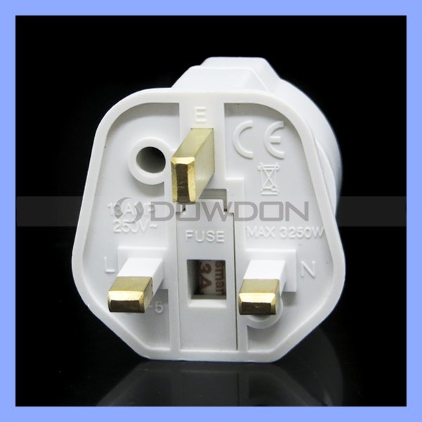 250V 16A AC Power Adapter Change Converter UK Plug EU Socket