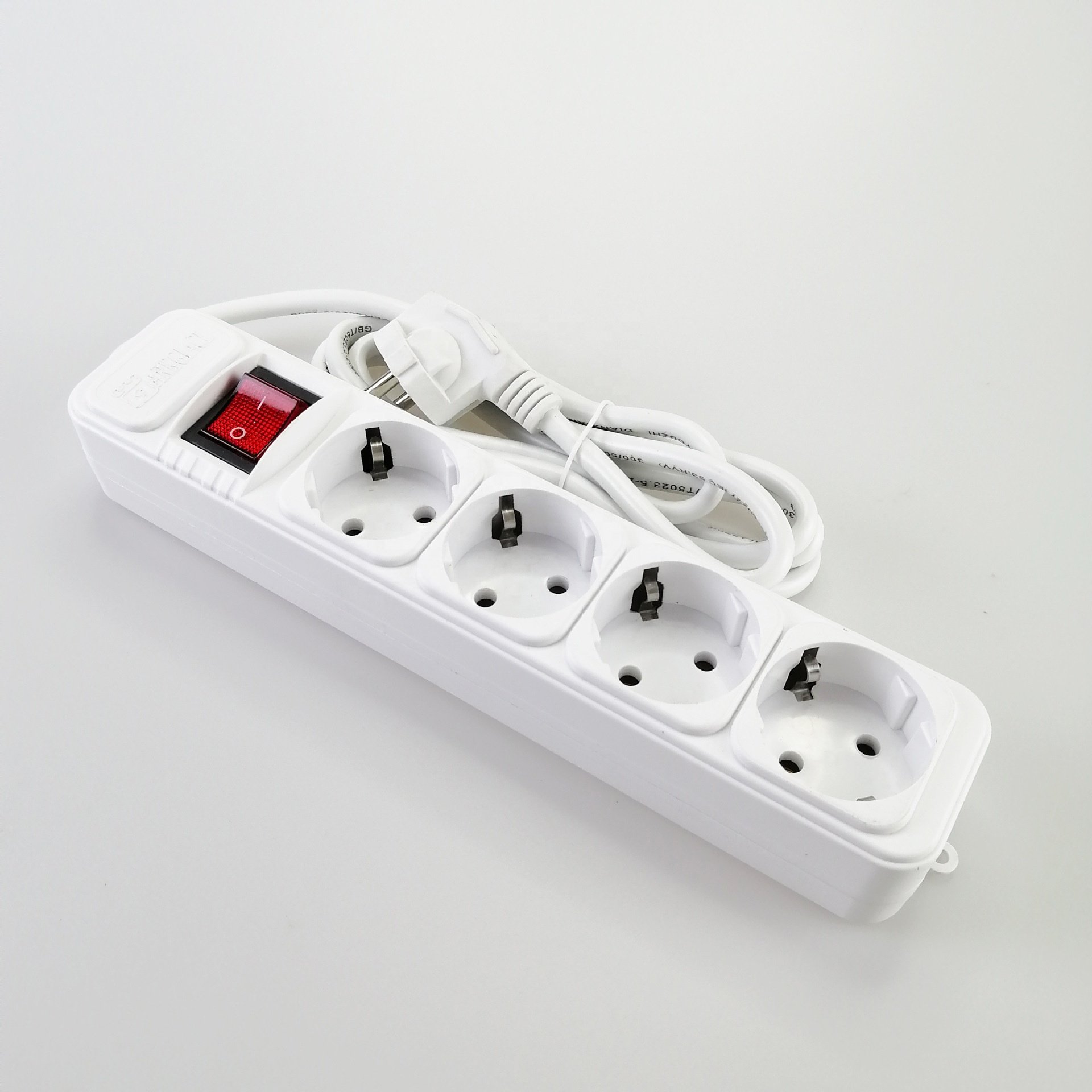 European standard multi-function extension socket with switch, plug board, socket strip, and 3-meter power cord.