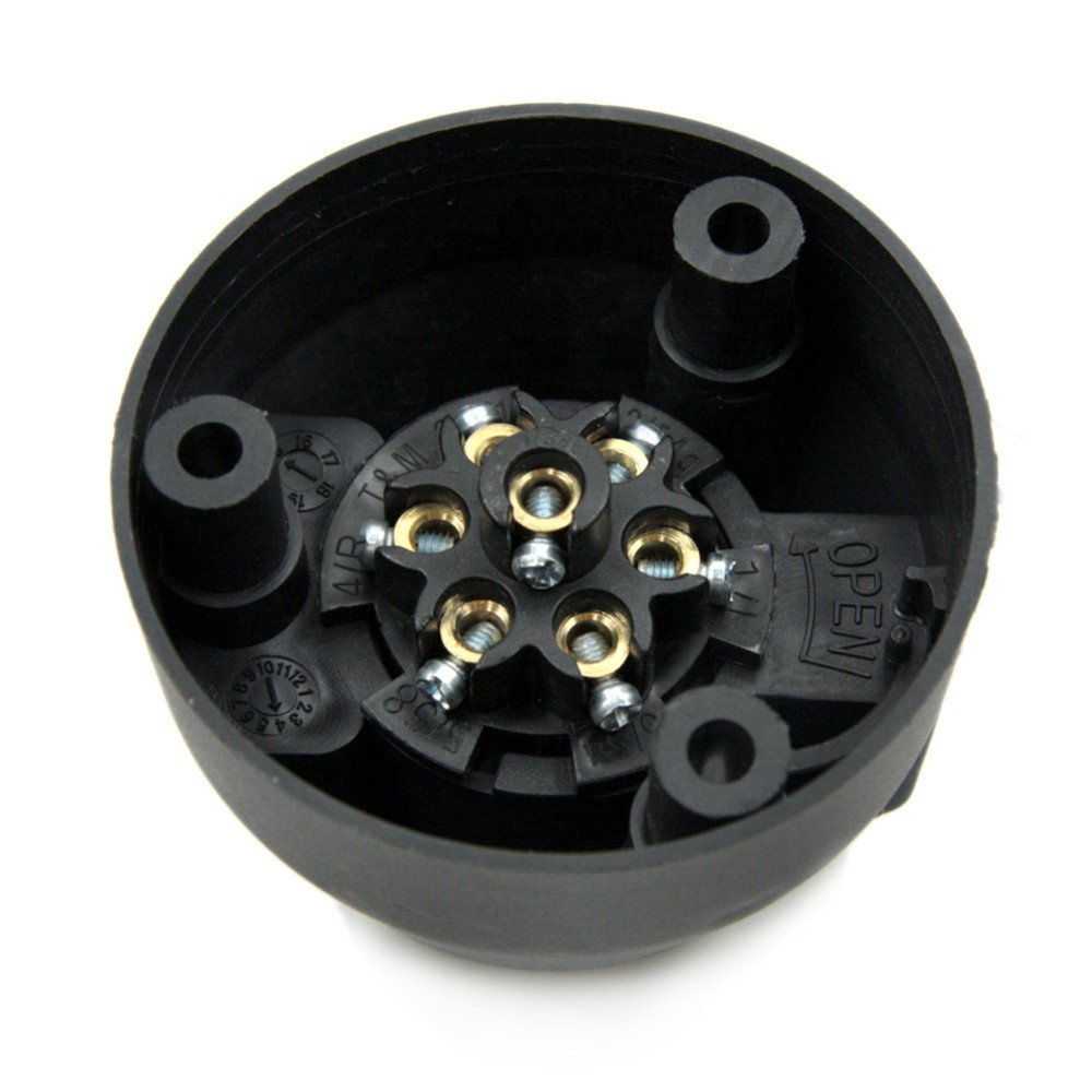 7 Pin 12V female plastic Round Trailer plug socket