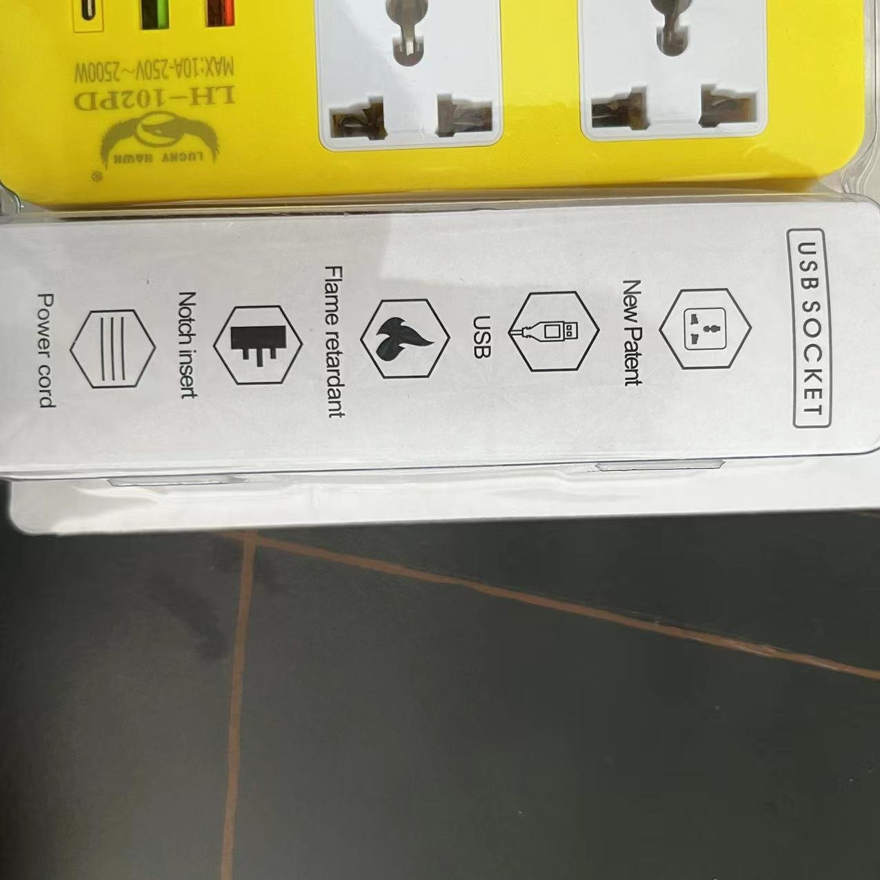 Customized Multi Plug Power Socket 3 USB Ports 2 Ways Universal Extension Cable Yellow Color 10A Rated Power Strip 2 AC Outlets