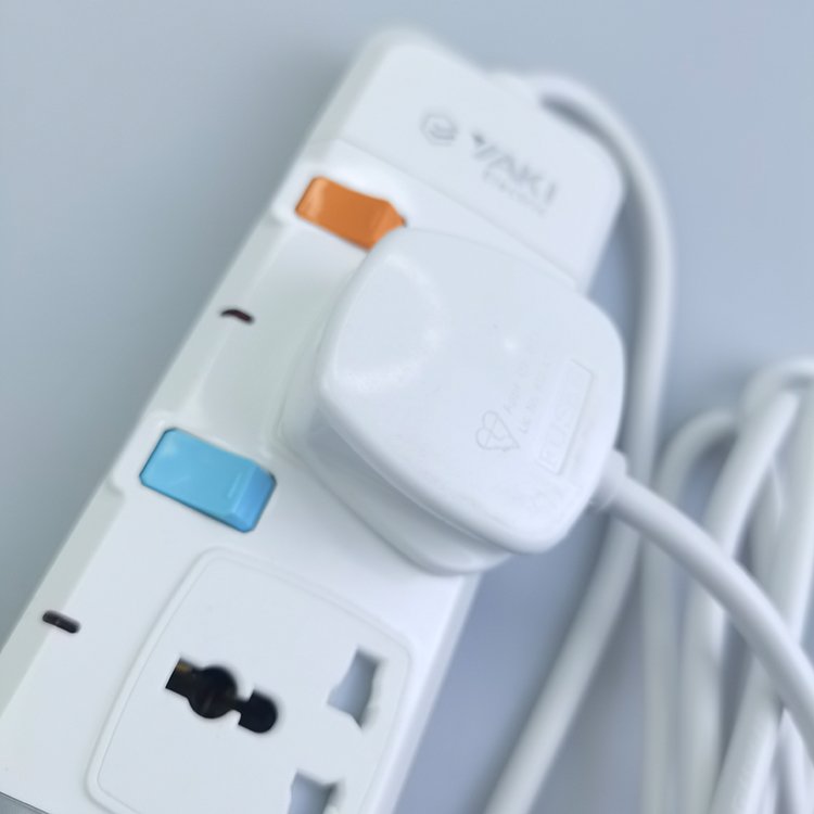 UK Power Wall Electrical Plugs and Sockets Extension Wire Electric 3 Way Multi Plug Socket 3/4/5 gang extension socket