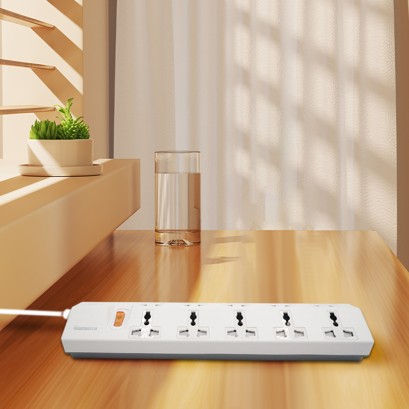 Cheap Wholesale Office Home Use 3000w Antiflaming Smart Plug Extension Cord With 8 Outlets And 4 Usb Ports