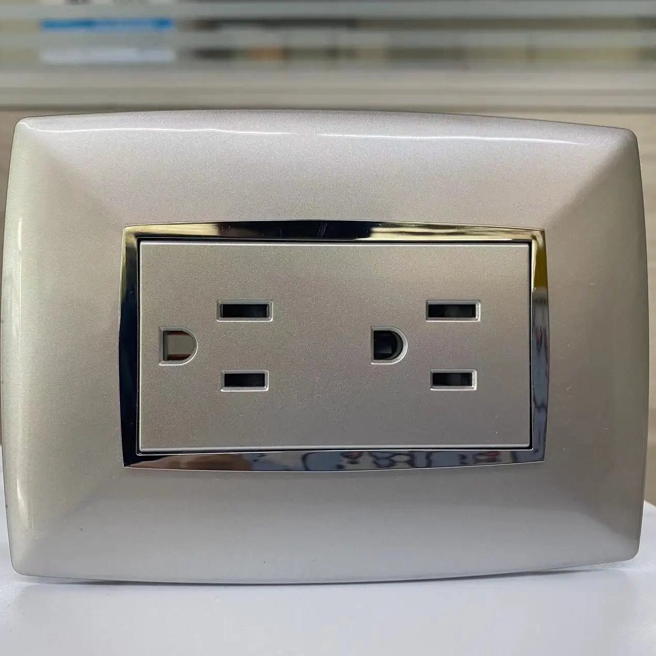 Interruptores US standard 16A Safe Double US American 3 Pin Charging Electrical Plug Socket