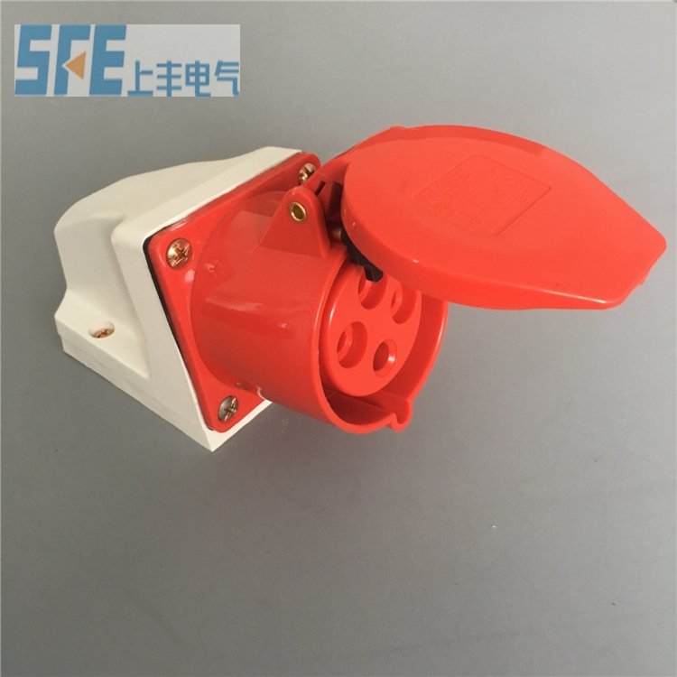 Electrical Plugs Sockets 32 Amp Industrial Plug Surface Mounted Water Proof Socket Outlet