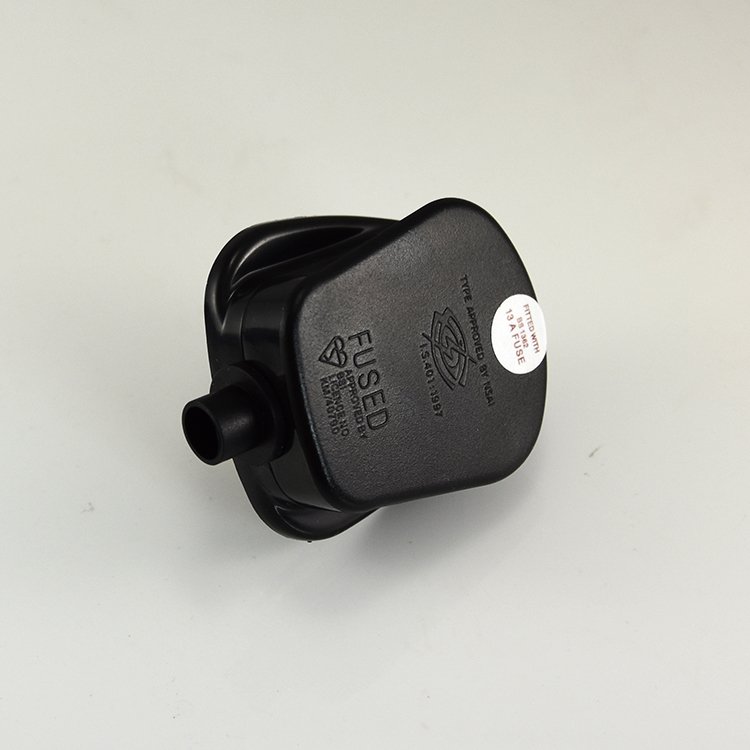 UK Plug 3 Pins Rewireable Power Plug Type G With 13A Fuse electrical plugs and sockets