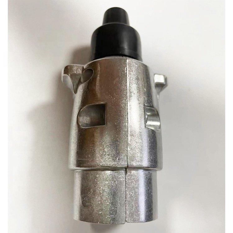 Hot Trailer Connector Plug Socket Round Male Metal Adapter 7 Pin 12V for Caravan Car Socket RV Socket