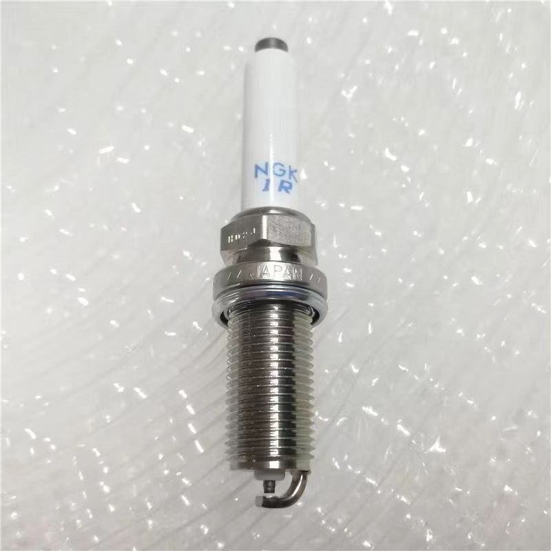 Hot Sale Original Sinotruk HOWO TX Semi Trailer Tractor Truck Engine Spare Parts Ignition Plug Spark Plugs 202V25923-0005