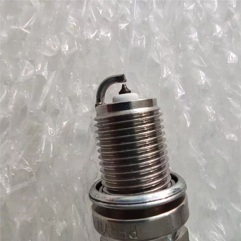 Hot Sale Original Sinotruk HOWO TX Semi Trailer Tractor Truck Engine Spare Parts Ignition Plug Spark Plugs 202V25923-0005