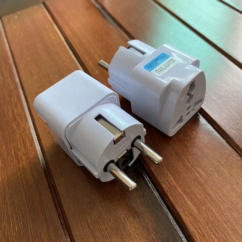 cantell 250V Converter Socket 10A EU Plug Travel Socket Universal travel UK EU adapter