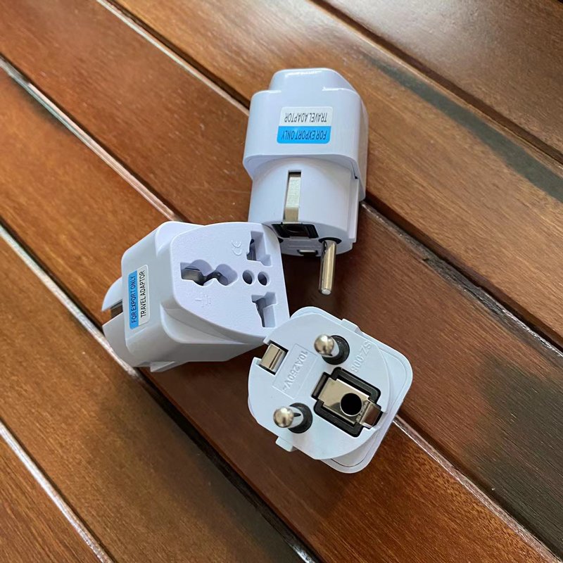 cantell 250V Converter Socket 10A EU Plug Travel Socket Universal travel UK EU adapter