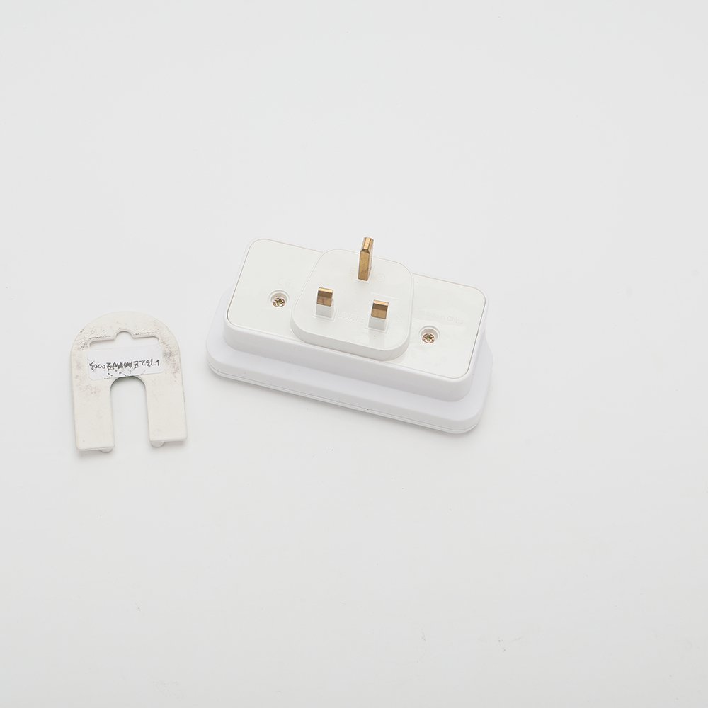 Universal electric plug 3 way ac power outlet adapter socket