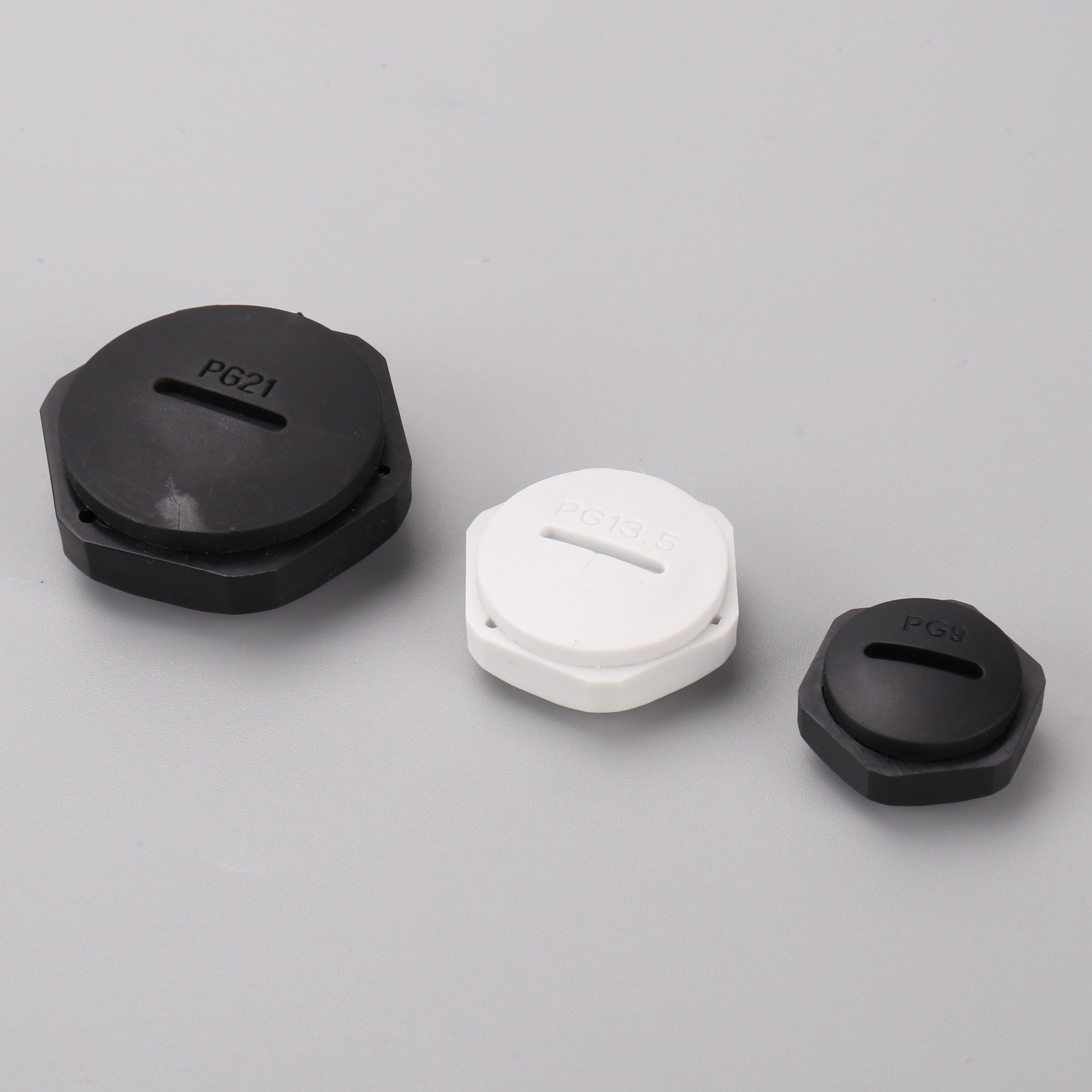 OUORO M32*1.5 plastic with thread tube end plugs
