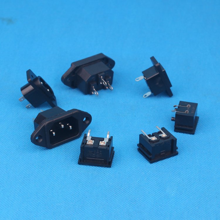 High Quality Waterproof Electrical 3 Pin Ac Power Socket IB-662 Female Outlet Ac Socket And Plug