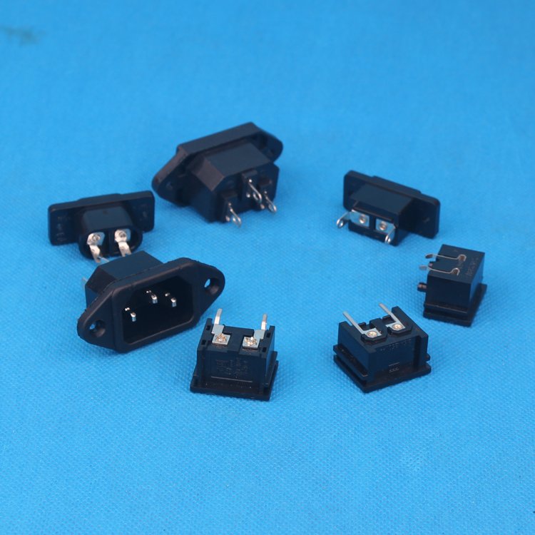 High Quality Waterproof Electrical 3 Pin Ac Power Socket IB-662 Female Outlet Ac Socket And Plug