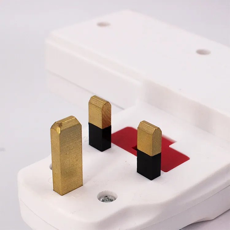 The newest UK household white 3 ways plug copper travel adaptor with best price
