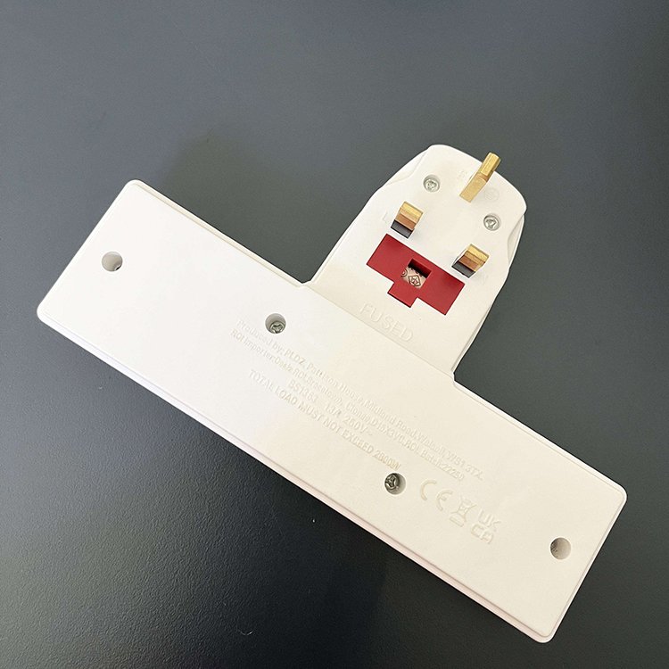 The newest UK household white 3 ways plug copper travel adaptor with best price