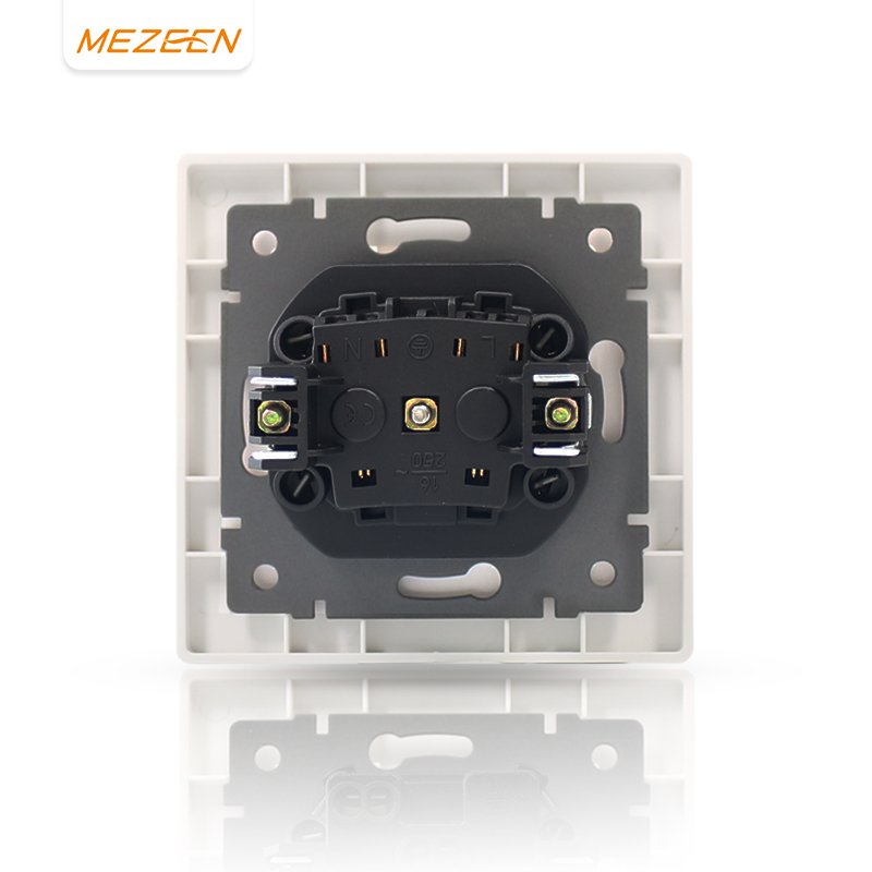 EU Electrical Plug Outlet 220V 250V 86mm Waterproof Ip44 Schuko Socket Power Socket with Cover