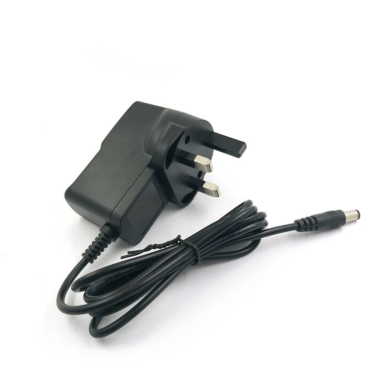 uk 5v 3a plug adapter ac/dc 5 volt 3 amp 15 watts wall power adapter with CE UKCA approved for cctv camera led lamp set top box