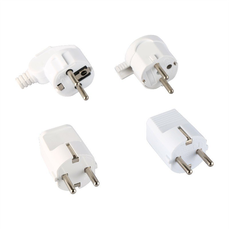 High Quality Low Price Electricity Plugs European Socket 2P+T Earthed Socket with Grounding 16A Plastic Electrical Plug 220V