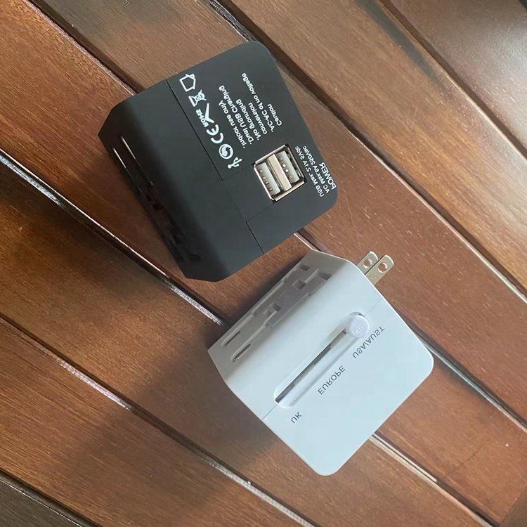 cantell universal adapter Type C travel charger usb adaptor EU AUS UK US plug socket