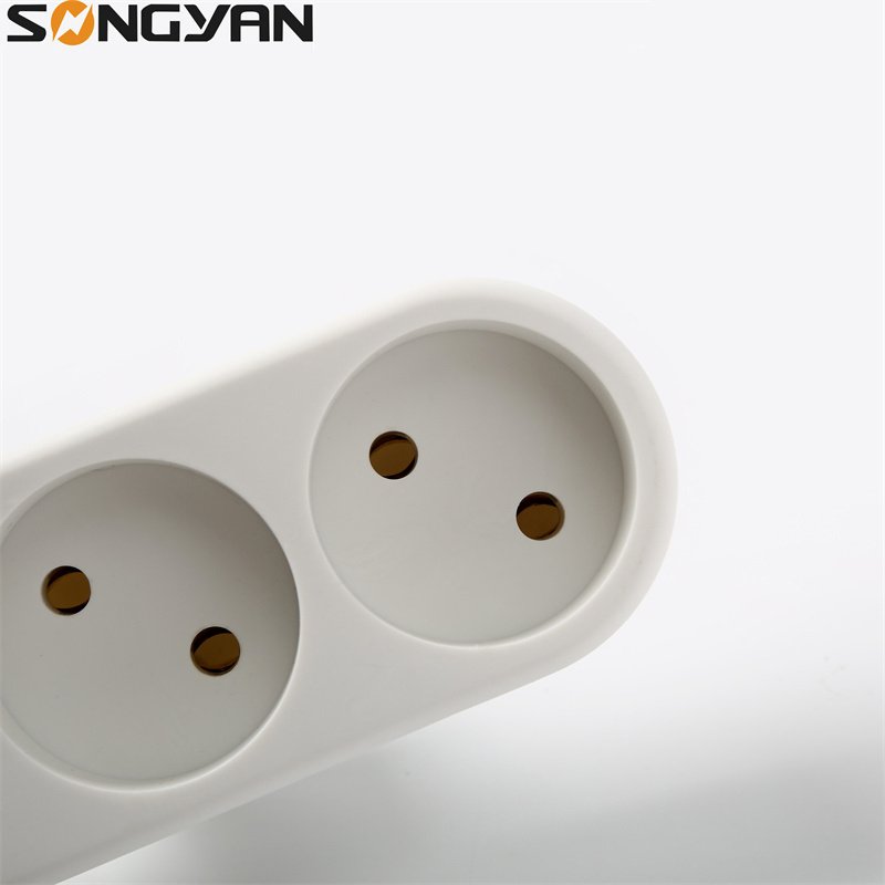 Universal 2 3 way plug adaptor europe power socket travel adapter socket with grounding