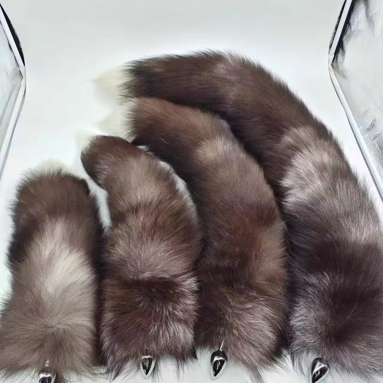 LOVE 2024 Wholesale Real Fox Tail Fluffy Animal Hair Anal Plug Sexy Products Fun Tail Color Gradient Sex Toys For Men And Women