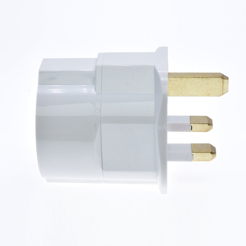 Wholesale EU to UK plug adapter UK England conversion plug with 13A fused BS power plug travel universal socket