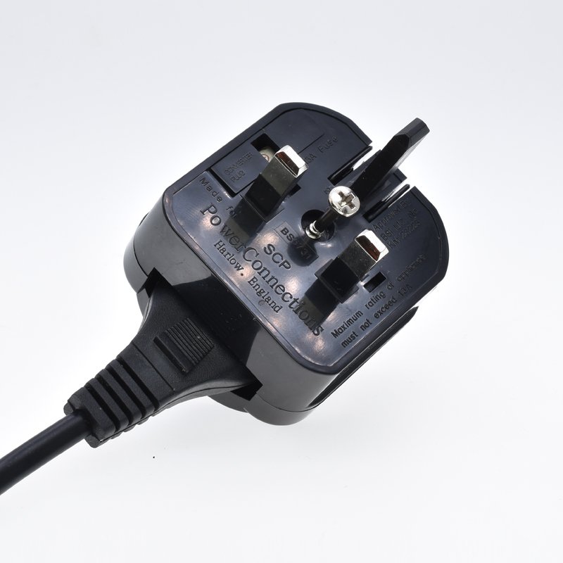 European EU Schuko 2 pin to UK 3 Pin Converter Plug 13A uk travel adapter 250V 13A Built-in fuse Type-G Connector