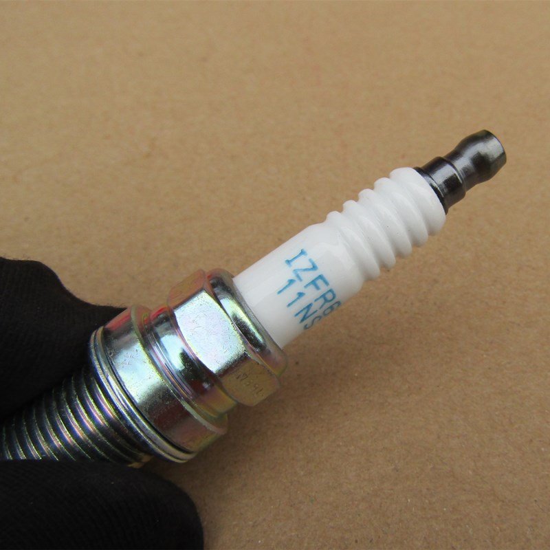 Ignition Plug OEM:12290-R62-H01 H-onda C-RV A-CCORD F-IT C-IVIC Engine Spark Plug NGK Ignition Plug