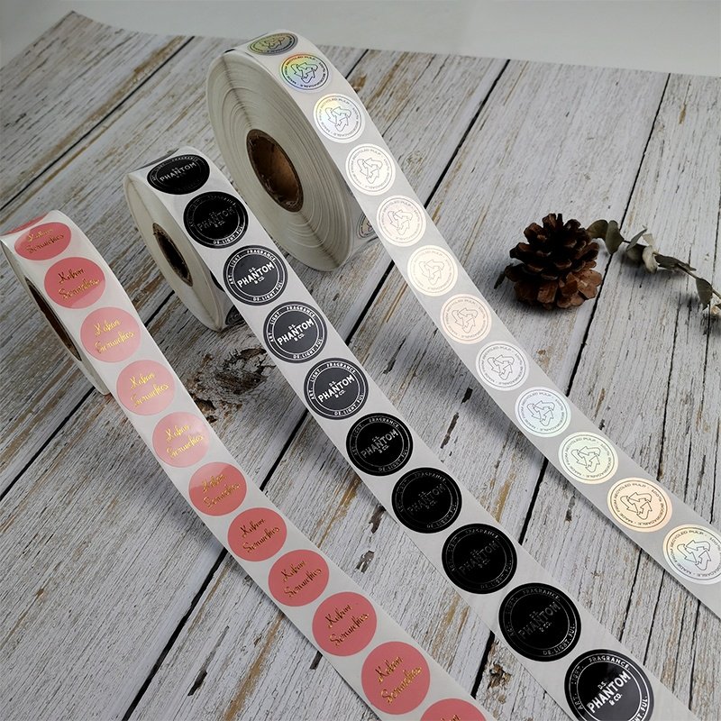 Hot Selling Waterproof 500pcs Each Adhesive Circle Label Rolls Gold Foil Colorful Printing Sticker Rolls for Business Packaging