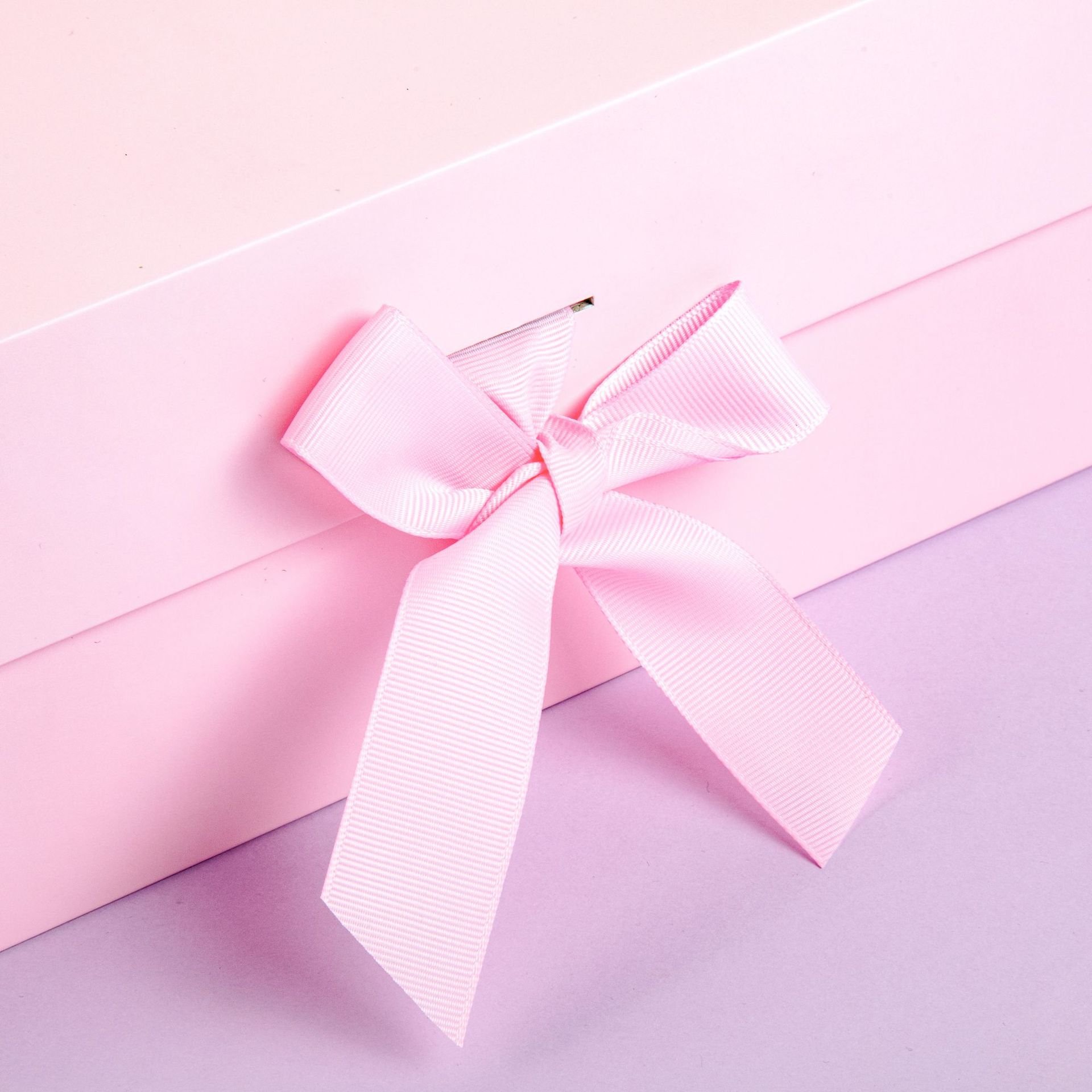Ready to Ship Magnetic Box Fashion Folding Premium Paper Empty Birthday Collapsible Gift Box with Ribbon