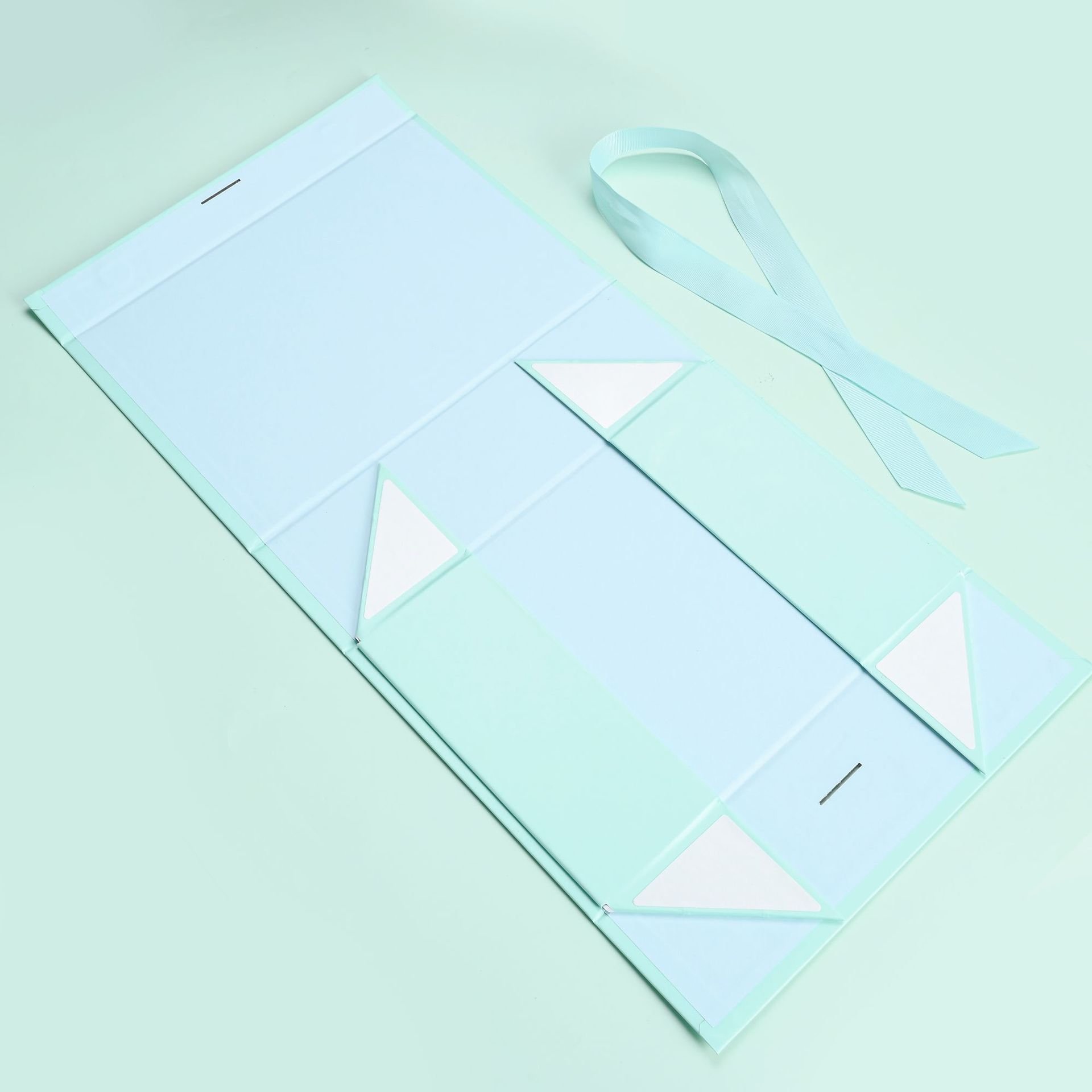 Ready to Ship Magnetic Box Fashion Folding Premium Paper Empty Birthday Collapsible Gift Box with Ribbon