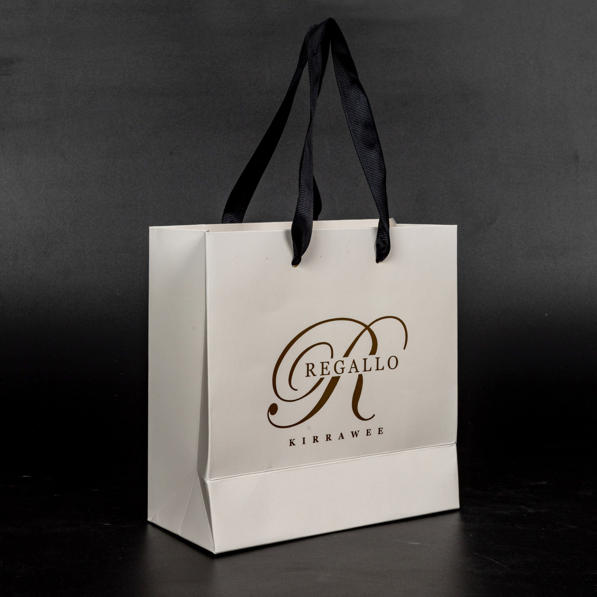 Luxury paper gift bags manufacturer shopping paper bag with handles logo gift bag packaging for clothing