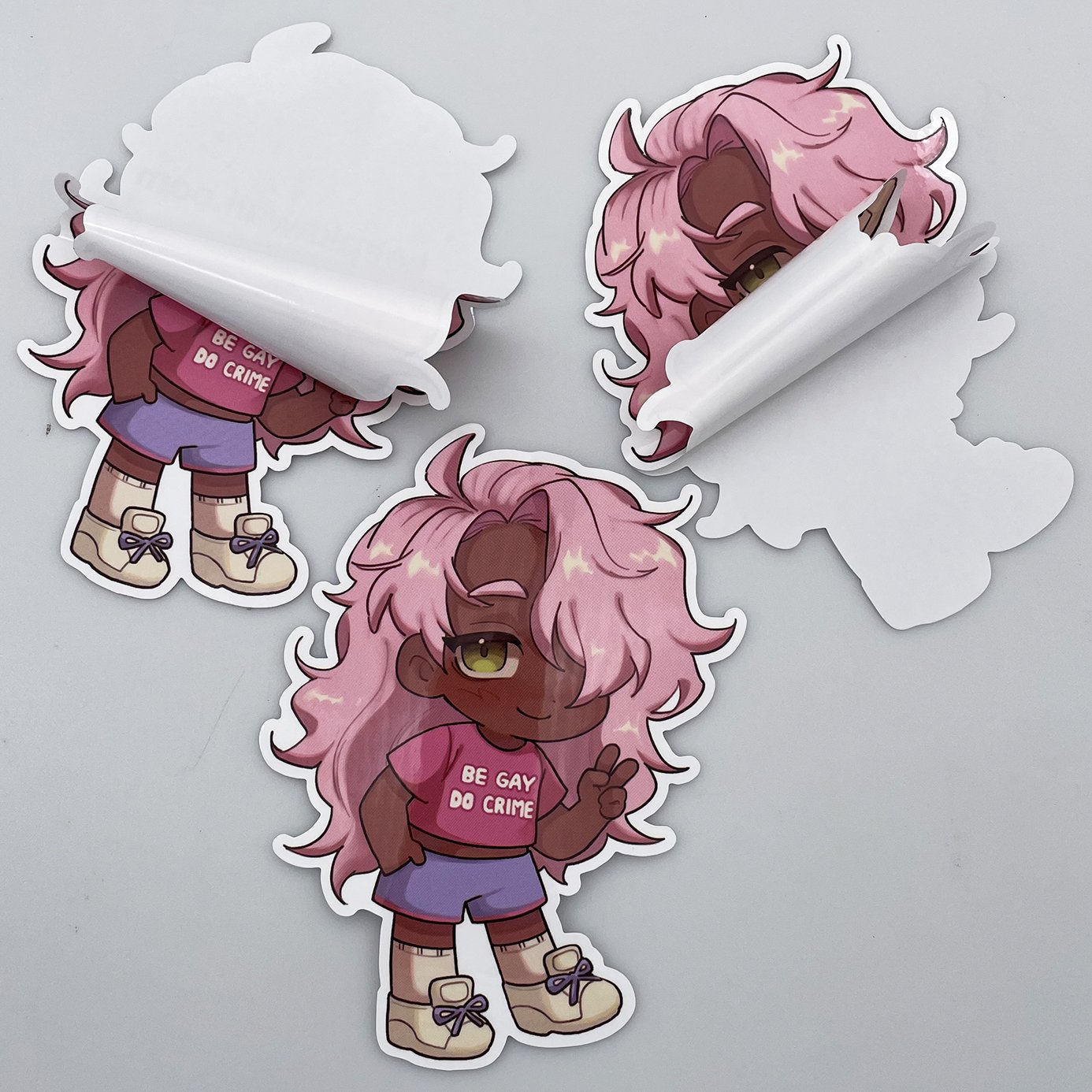 Customized Irregular Shape Weatherproof Crackle Laser PP Vinyl Die Cut Sticker Individually Sticker