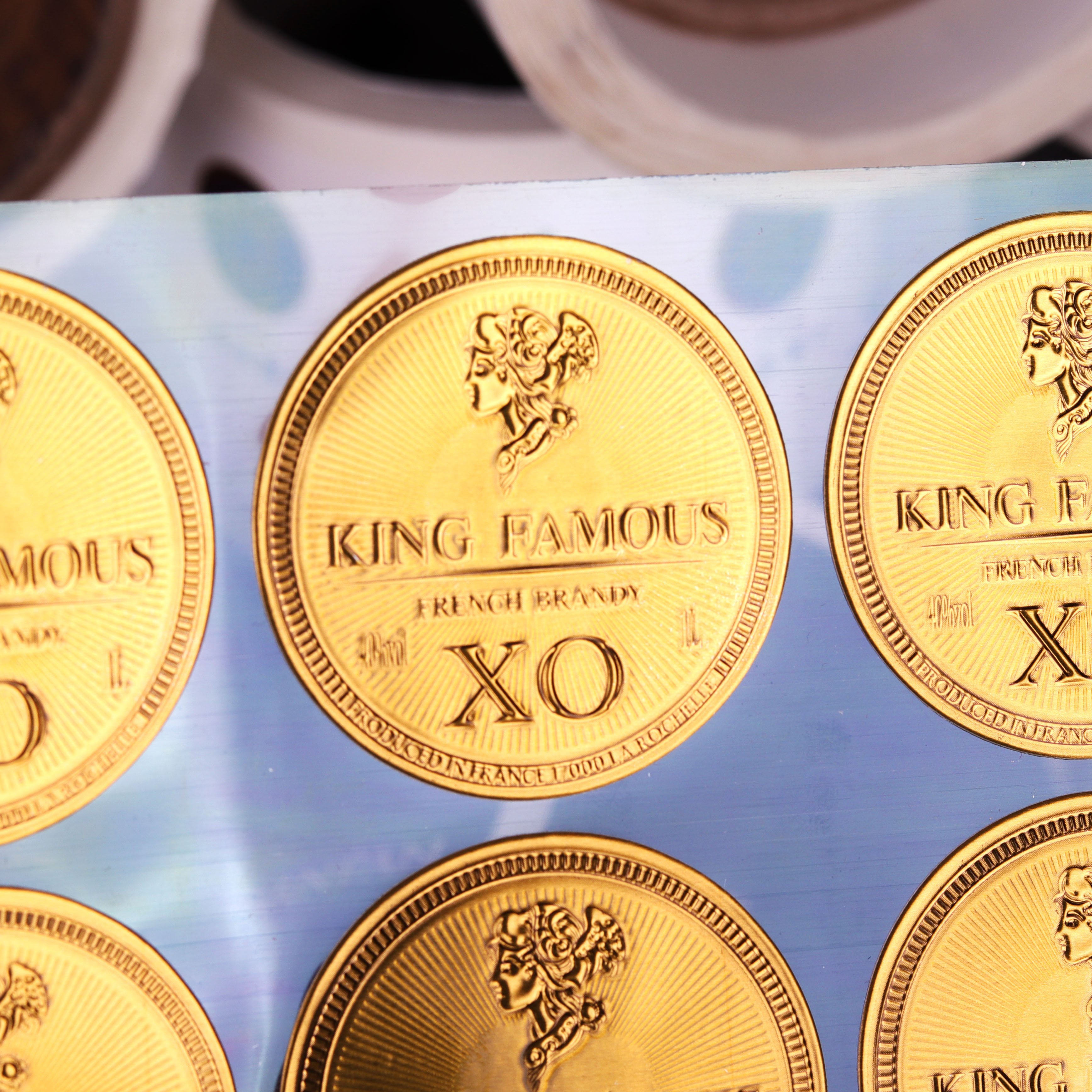 Custom embossed logo luxury gold paper round labels stickers roll for packaging