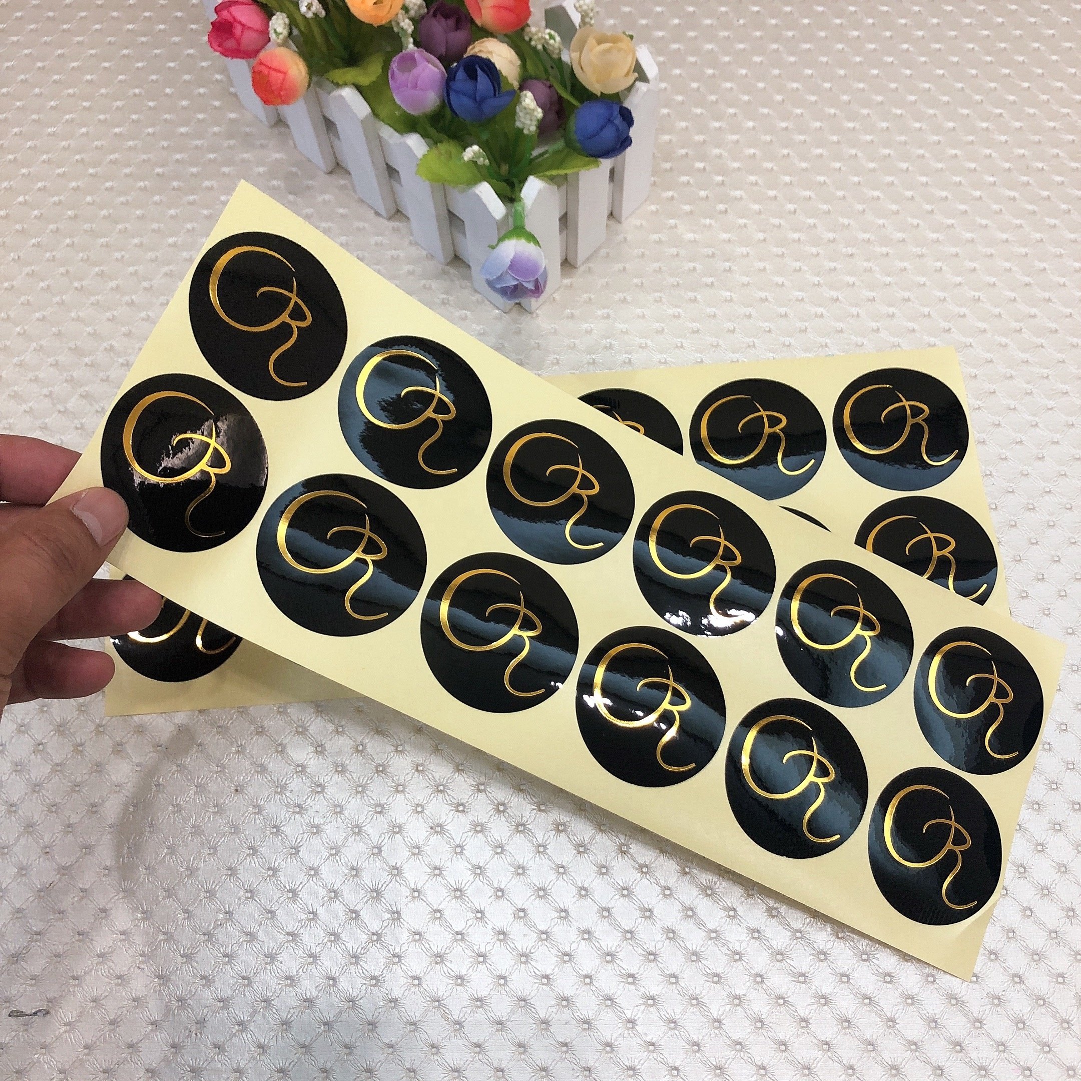 Custom Luxury Self Adhesive Circle Laminated Printing Paper Stickers Sheet 100 Glossy Round Gold Foil Labels with own logo
