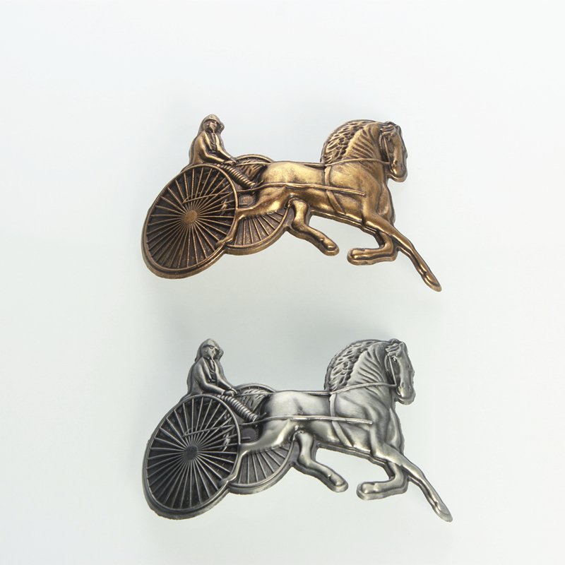 Luxury wholesale animal shape embossed logo zamac zinc alloy 3D metal aluminum label sticker for wine liquor whisky vodka bottle