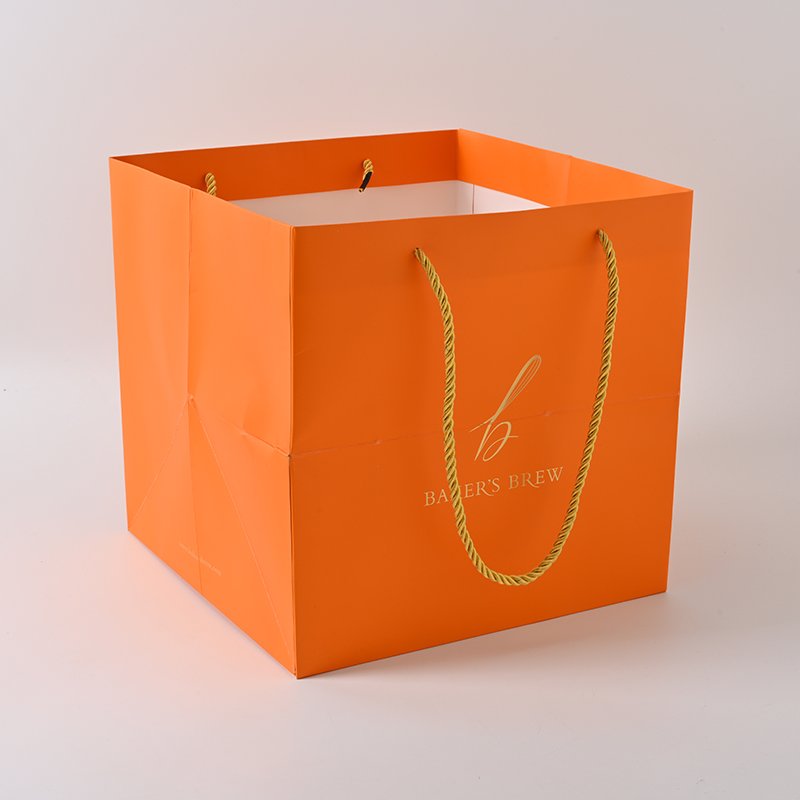 Custom wholesale luxury paper bag printing logo shopping gift bag/kraft bag for jewelry packaging