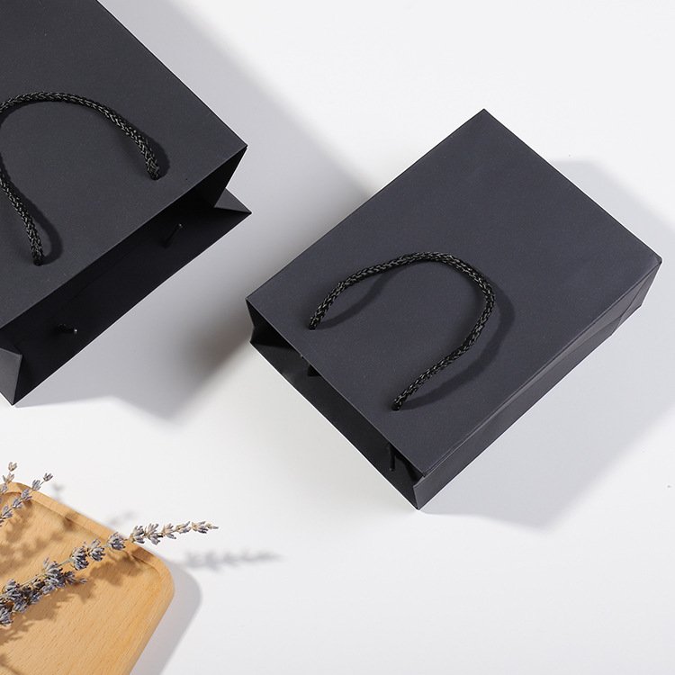 Custom Logo Handbag Kraft Paper Bag Christmas Packaging Clothing Shopping Gift Bag with Drawstring