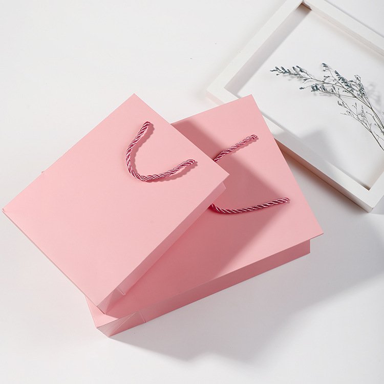 Custom Logo Handbag Kraft Paper Bag Christmas Packaging Clothing Shopping Gift Bag with Drawstring