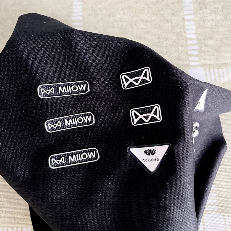 Custom design bulk ready to press 3d logo high density heat transfer vinyl clothes tshirts hear transfer stickers